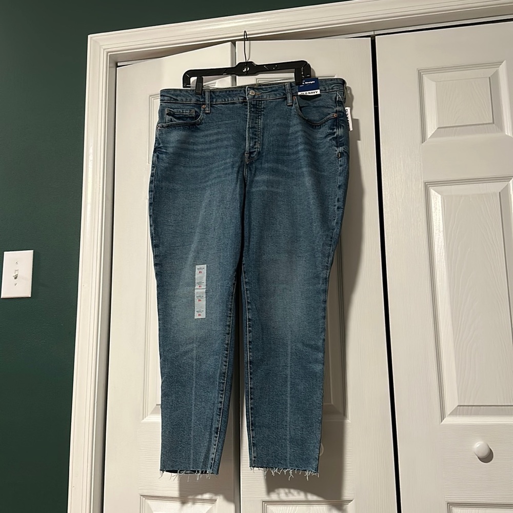 Brand new, Old Navy O.G. Straight Ankle jeans. NWT!! Size 18.